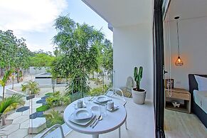Modern Chic Studio With Panoramic Rooftop Pool, PANORAMIC A 201- By Sa