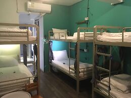 Hop Inn - Hostel