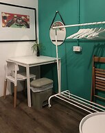 Hop Inn - Hostel