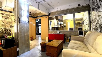 Hop Inn - Hostel