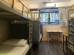 Hop Inn - Hostel