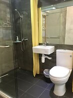 Hop Inn - Hostel