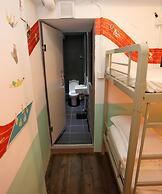 Hop Inn - Hostel