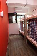Hop Inn - Hostel