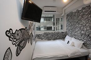 Hop Inn - Hostel