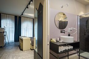 Theatrum Rooms and Apartments