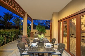 Blissful Villa Felicity with Ample Space