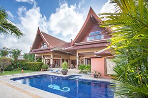 Blissful Villa Felicity with Ample Space