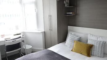 Grand Airport Ensuites
