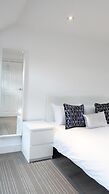 Grand Airport Ensuites