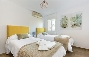 Fabulous Penthouse Prime Location. 3 Bd & Private Terrace & Views to A
