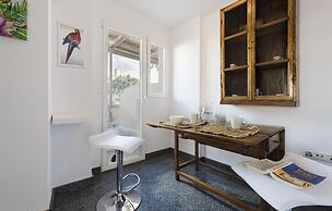 Fabulous Penthouse Prime Location. 3 Bd & Private Terrace & Views to A