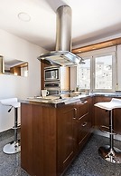 Fabulous Penthouse Prime Location. 3 Bd & Private Terrace & Views to A