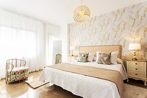 Fabulous 3 Bd Apartment Great Location. Puerta Real