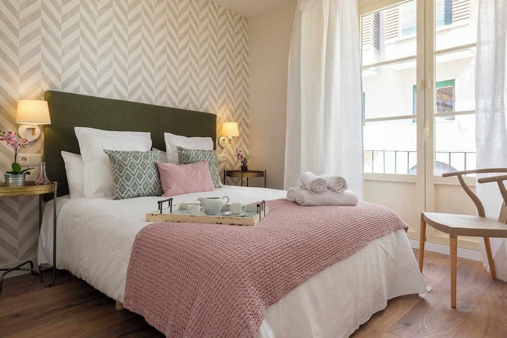 Genteel Home Picasso I
