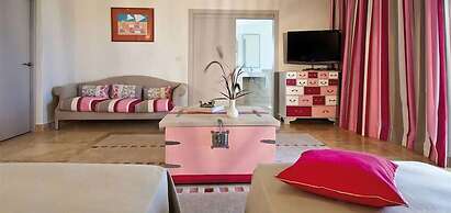 Villa Sandyline