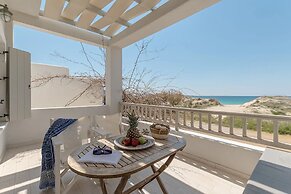 Almiriki Naxos Beachside Living
