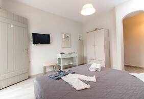Almiriki Naxos Beachside Living