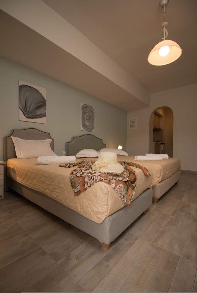 Almiriki Naxos Beachside Living