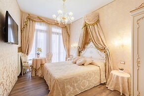 Canal View San Marco Luxury Rooms