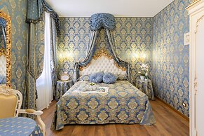 Canal View San Marco Luxury Rooms
