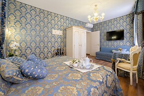 Canal View San Marco Luxury Rooms