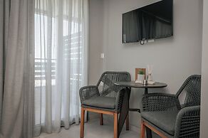 Elizabeth Queen Luxury Rooms