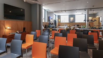 PlanB Hotel - Living Chamonix