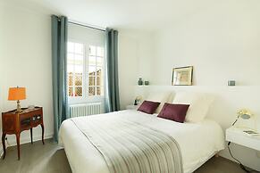 Sublime appartement Champs Elysees ( Chaillot)