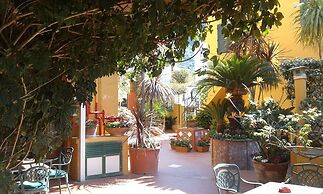 Hotel Monti