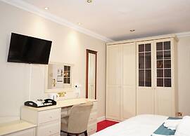 Consort Hotel & Urban Spa