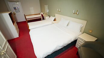 Consort Hotel & Urban Spa