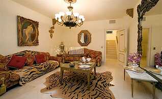 Unique Luxurious and Palacial Villa