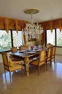 Unique Luxurious and Palacial Villa