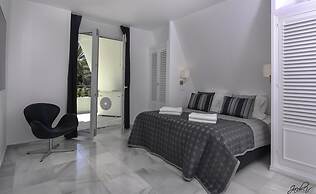 Port Oasis Golden Mile Apartment
