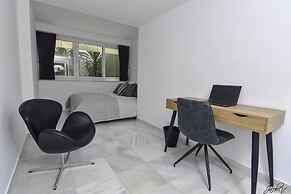 Port Oasis Golden Mile Apartment