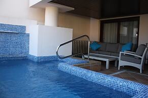 Beach Apartment with Private Pool