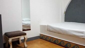 El Club Hotel