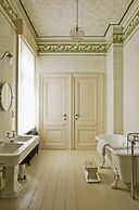Boulevard Leopold Rooms & Suites