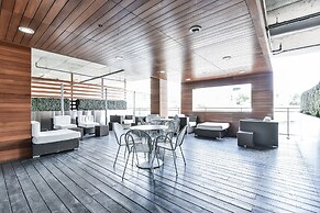 Iceboat Terrace Luxury Condos