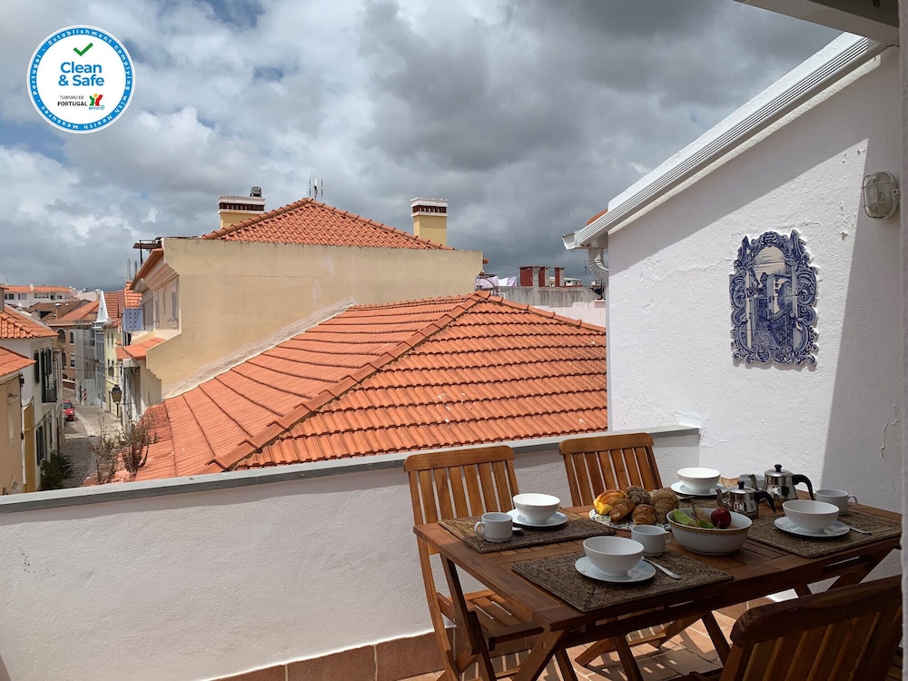 Charming old town apartment Cascais