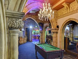 Empire Hotel