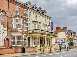 Empire Hotel