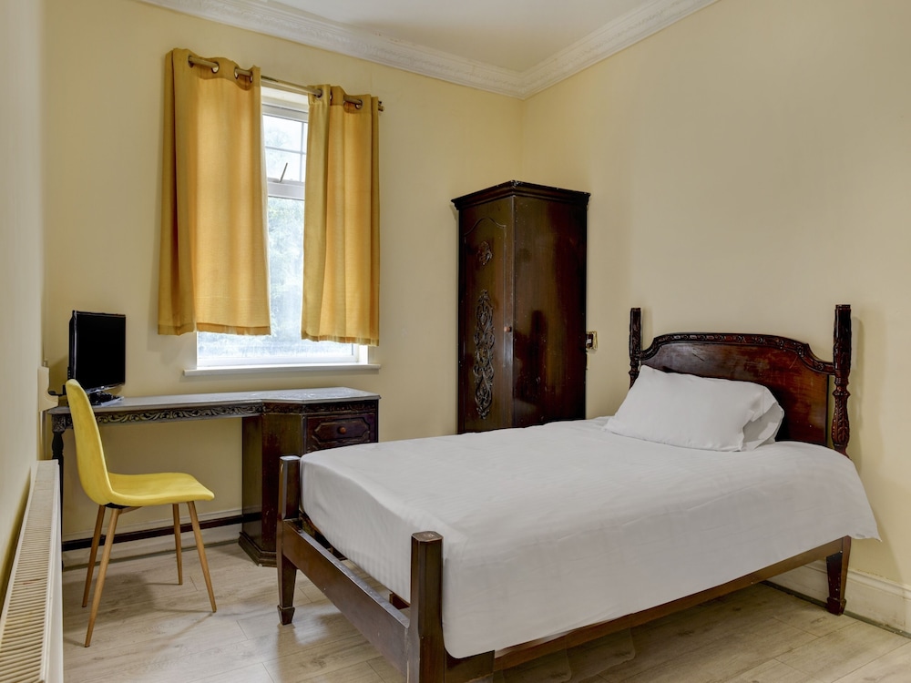 Empire Hotel