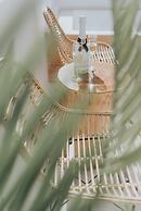 Portara Seaside Luxury Suites