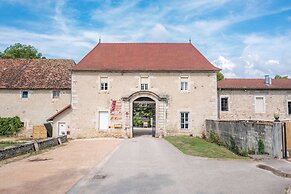 Les Dépendances de Chapeau Cornu
