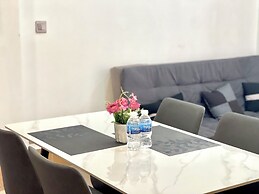 SKY Residence - 50m to Museum and Riverside