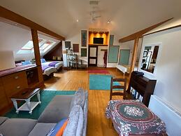 Kylemore Pass Hotel