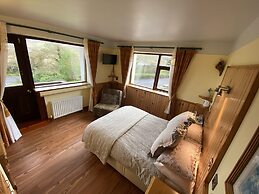 Kylemore Pass Hotel