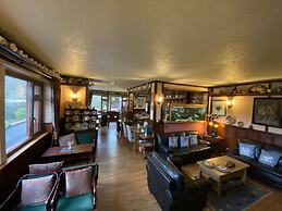 Kylemore Pass Hotel